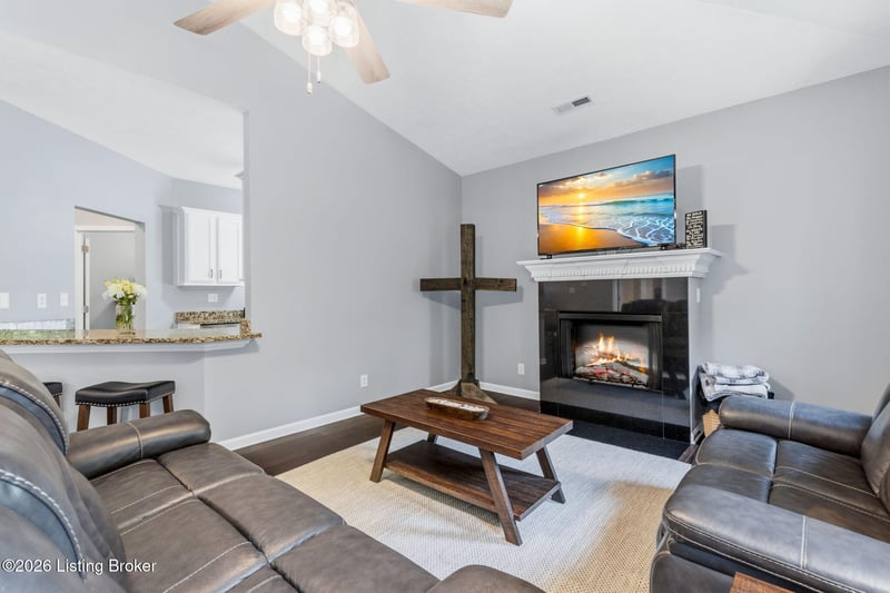 7301 Autumn Trace Dr #202, Louisville, KY 40214