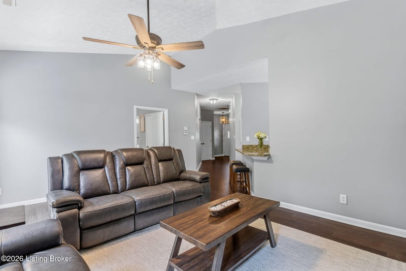 7301 Autumn Trace Dr #202, Louisville, KY 40214