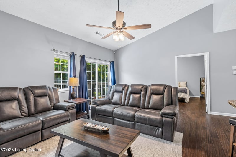 7301 Autumn Trace Dr #202, Louisville, KY 40214