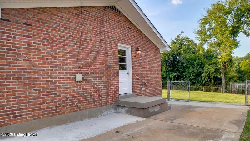 7305 Tangelo Dr, Louisville, KY 40228