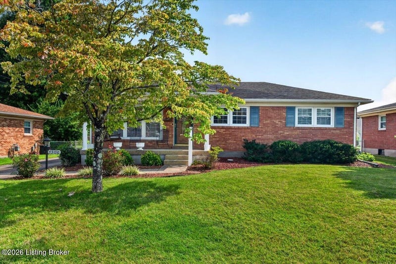 7306 Lorenzo Ln, Louisville, KY 40228