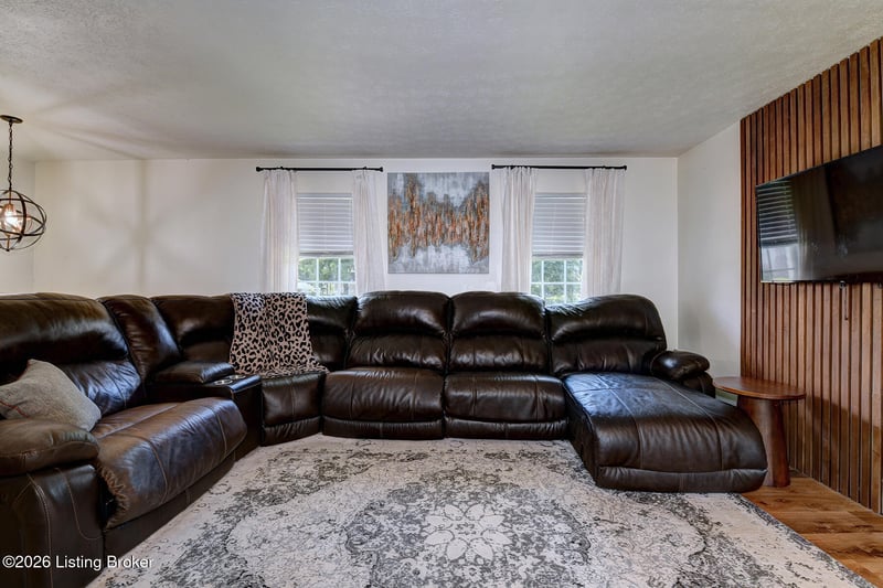 7307 Sideoats Dr, Crestwood, KY 40014