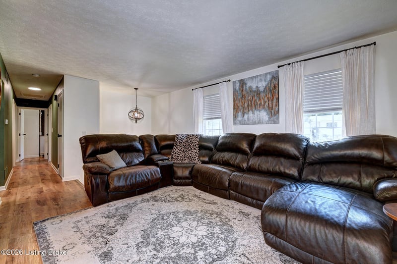 7307 Sideoats Dr, Crestwood, KY 40014