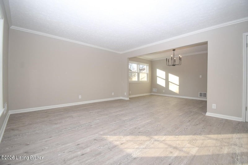 7308 Bluffington Rd, Louisville, KY 40291