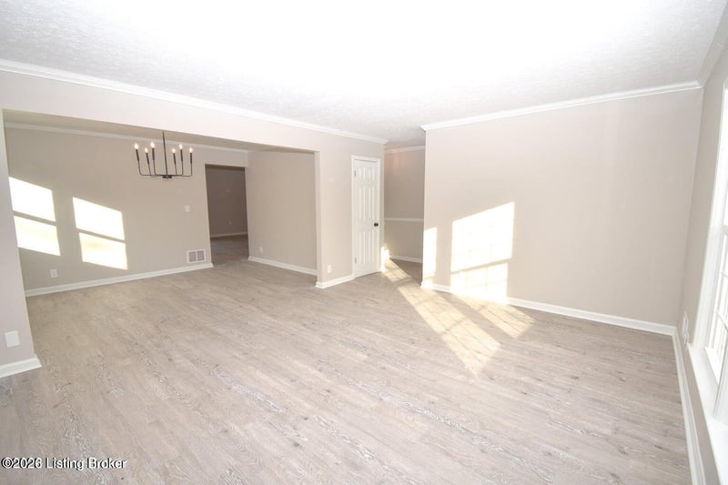7308 Bluffington Rd, Louisville, KY 40291
