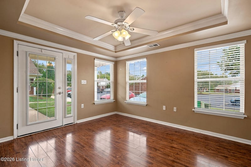 7313 Fox Hollow Way, Louisville, KY 40228