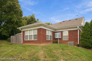 7313 Fox Hollow Way, Louisville, KY 40228