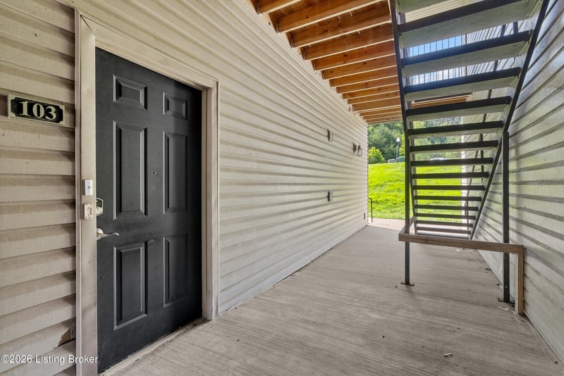 7315 St Andrews Woods Cir #103, Louisville, KY 40214