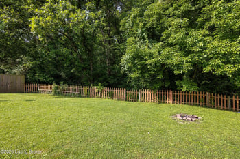 7322 Sideoats Dr, Crestwood, KY 40014