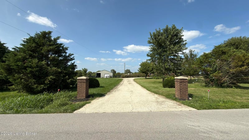 740 Banta Ln, Pleasureville, KY 40057