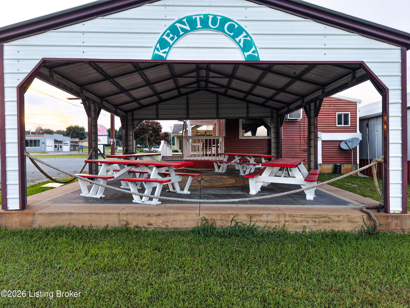 740 N Main St, Jamestown, KY 42629