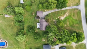 7406 Commonwealth Dr, Crestwood, KY 40014