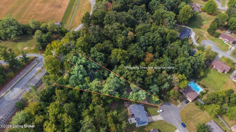 7407 Chant Ct, Louisville, KY 40214