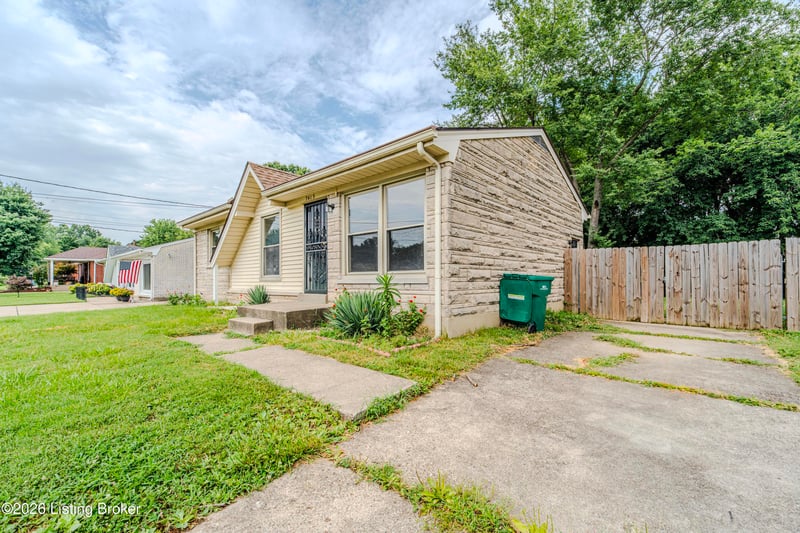 7413 Blue Wing Dr, Louisville, KY 40258