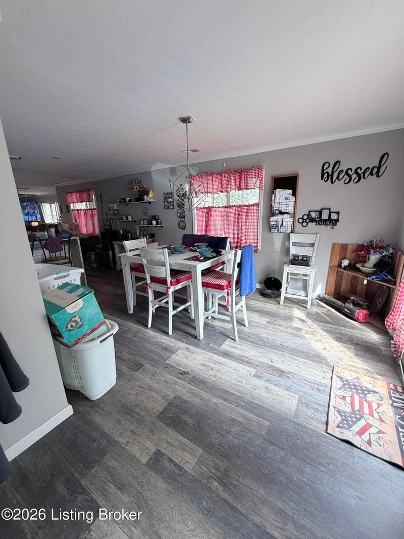 7416 Colt Dr, Louisville, KY 40214