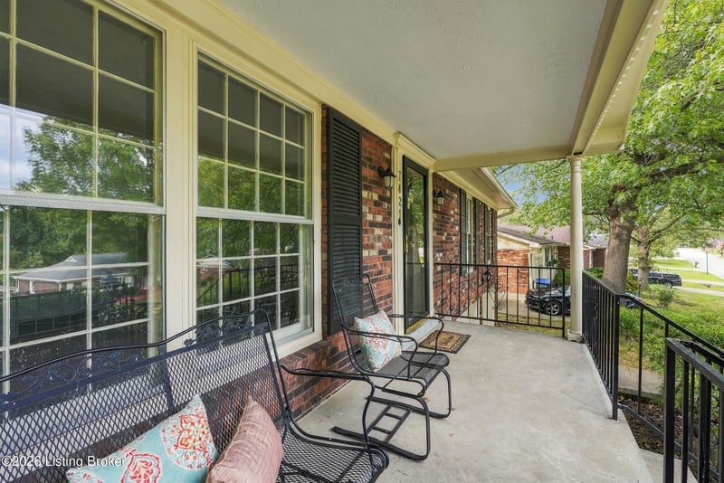 7421 Nottoway Cir, Louisville, KY 40214