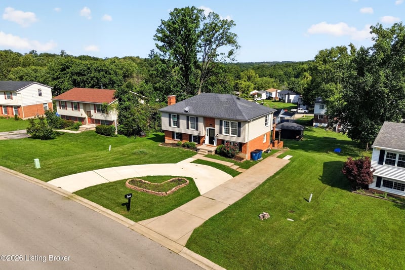 7430 E Orchard Grass Blvd, Crestwood, KY 40014