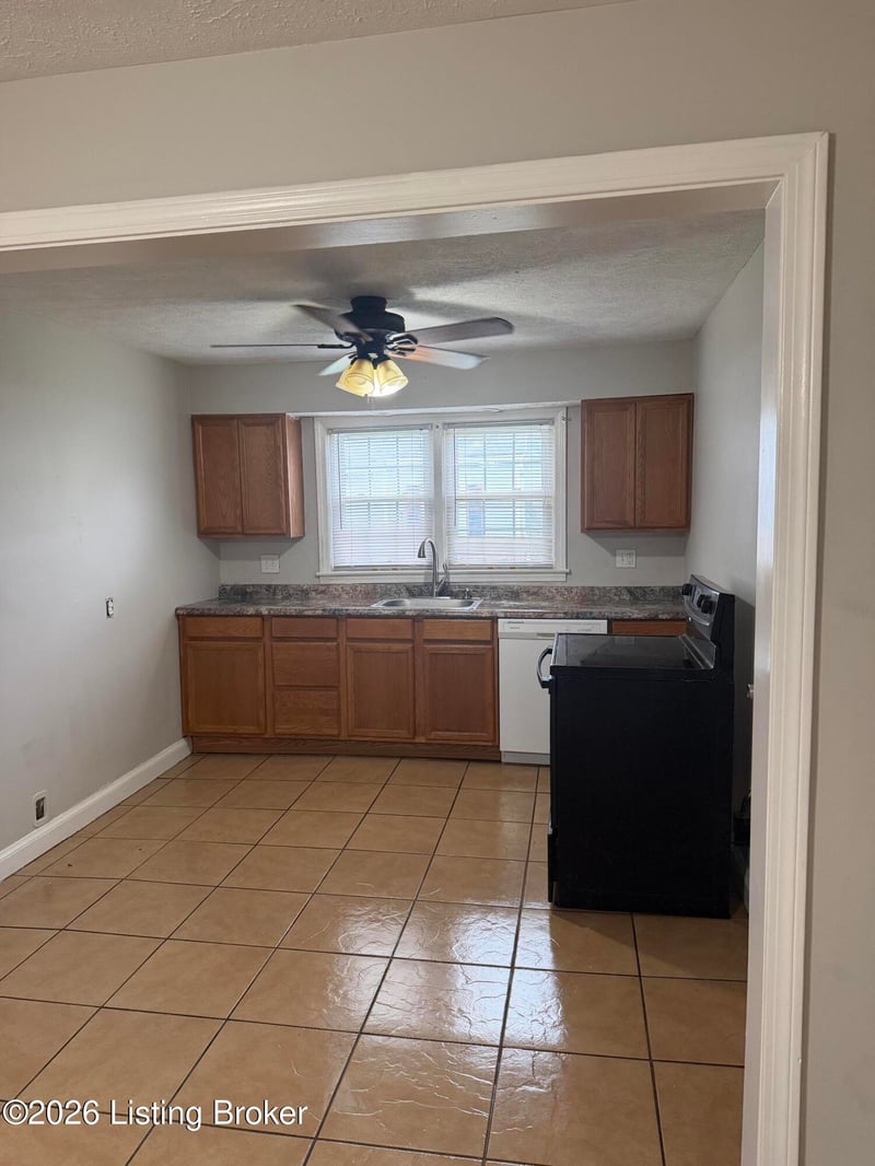 7475 Virginia Ave, Louisville, KY 40258