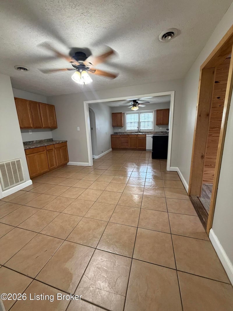 7475 Virginia Ave, Louisville, KY 40258