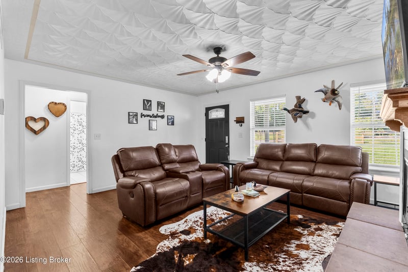 749 Tindale Dr, Taylorsville, KY 40071