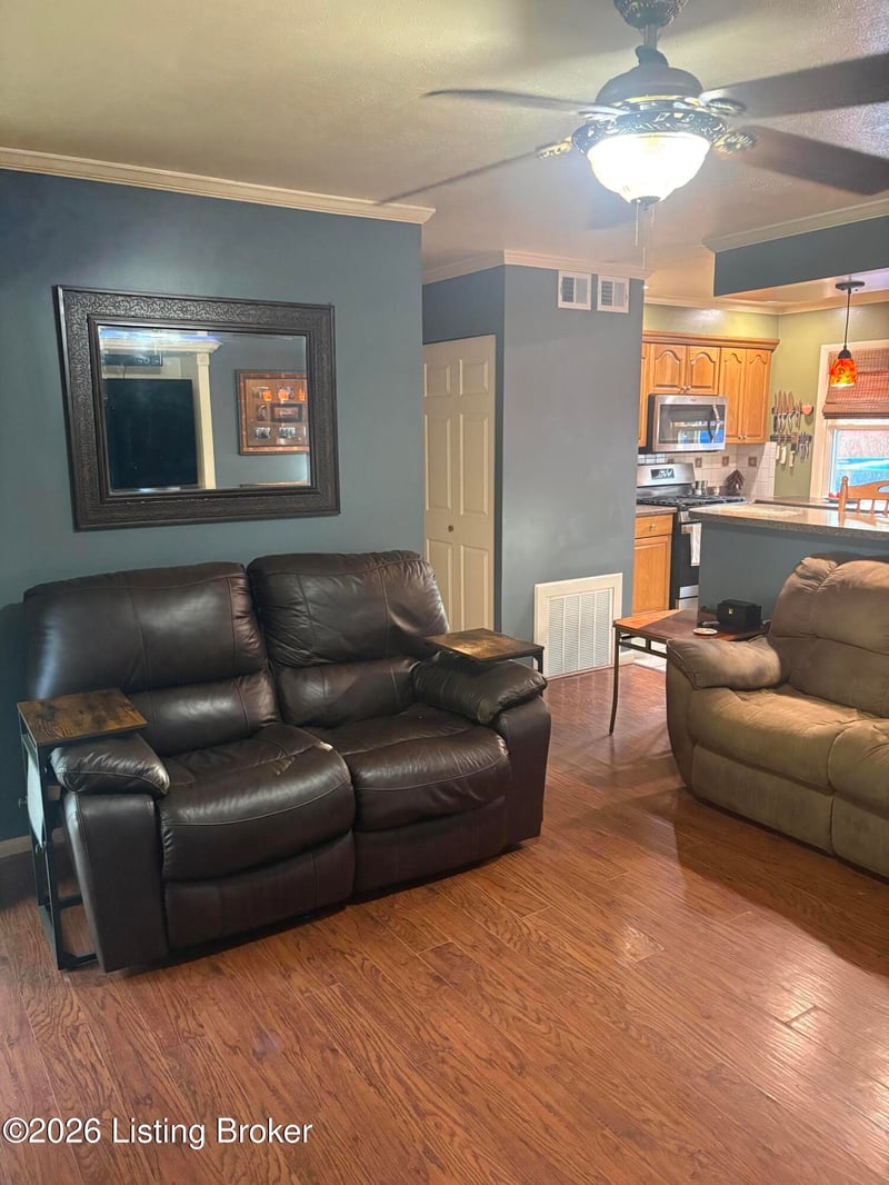 7502 Hallmark Dr, Louisville, KY 40258