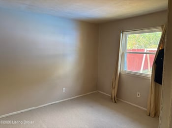 7502 Hallmark Dr, Louisville, KY 40258