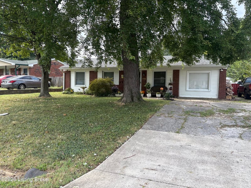 7502 Hallmark Dr, Louisville, KY 40258