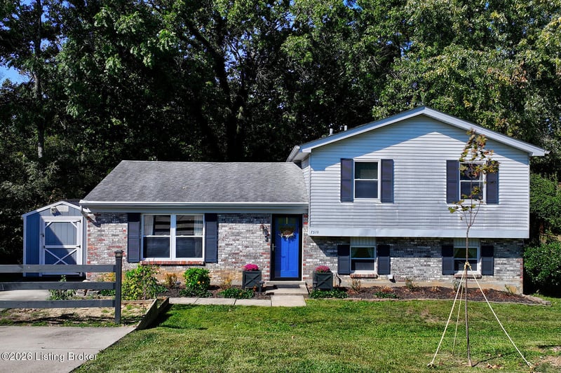 7510 E Orchard Grass Blvd, Crestwood, KY 40014