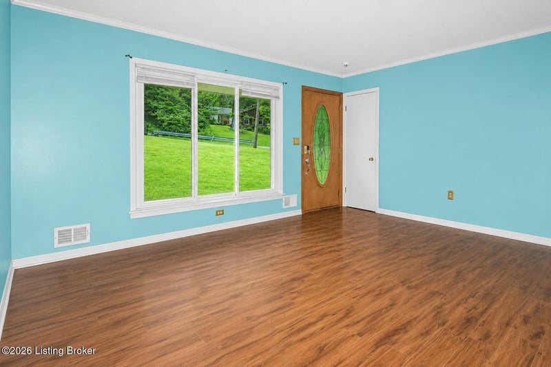 7517 Manslick Rd, Louisville, KY 40214