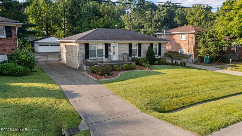 7534 Pimlico Dr, Louisville, KY 40214