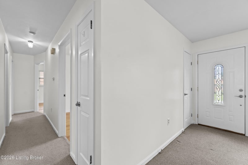 7534 Pimlico Dr, Louisville, KY 40214