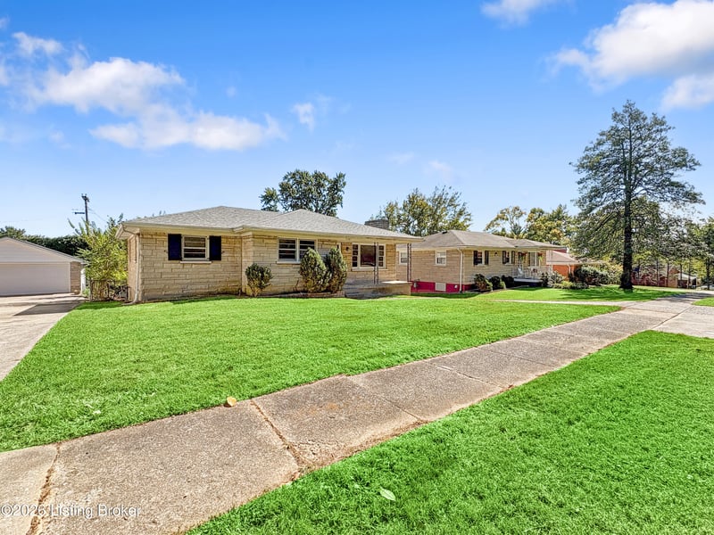 7539 Manslick Rd, Louisville, KY 40214