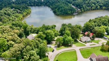 755 Meadow Lake Ln, Hardinsburg, KY 40143