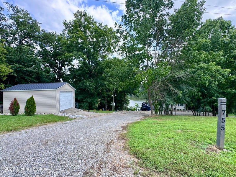755 Meadow Lake Ln, Hardinsburg, KY 40143