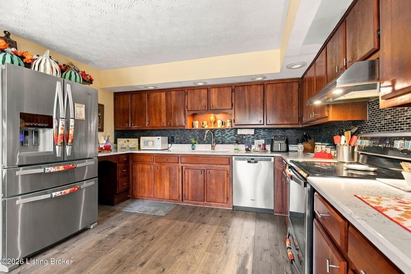 760 Avenstoke Rd, Waddy, KY 40076