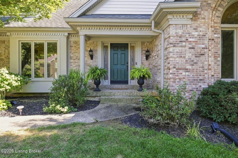 7608 Wolfspring Ct, Louisville, KY 40241