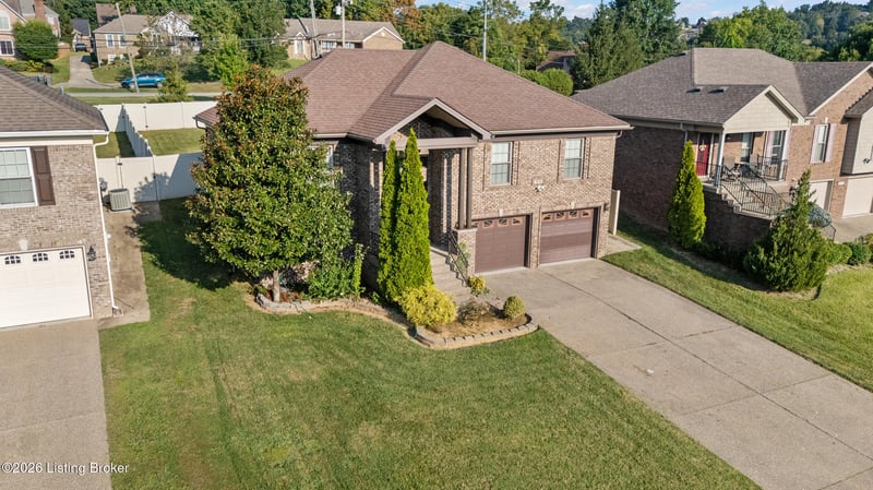 7610 Pavilion Park Rd, Louisville, KY 40214