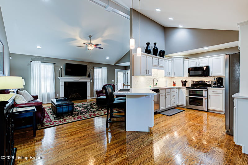 7611 Pavilion Park Rd, Louisville, KY 40214