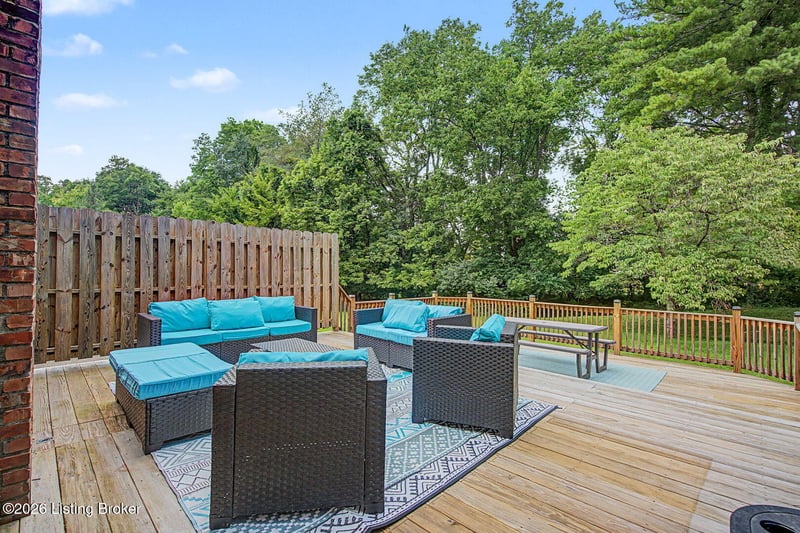 7611 Wolfspring Ct, Louisville, KY 40241