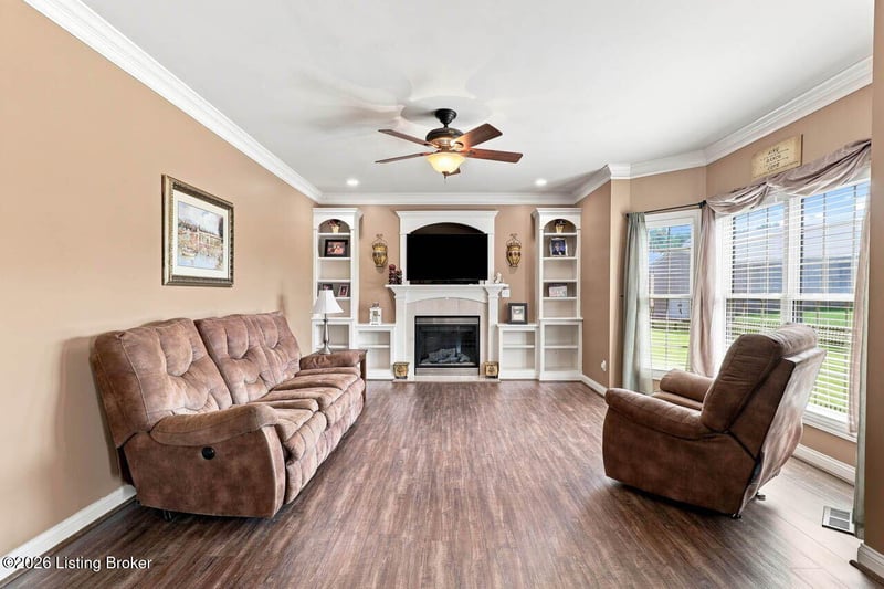 7612 Aspen Ridge Rd, Louisville, KY 40214