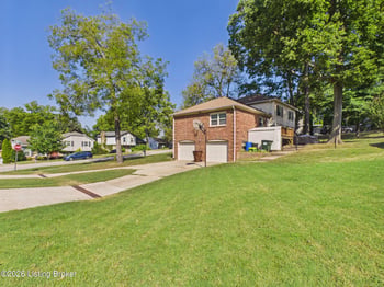 7613 Charron Rd, Louisville, KY 40220