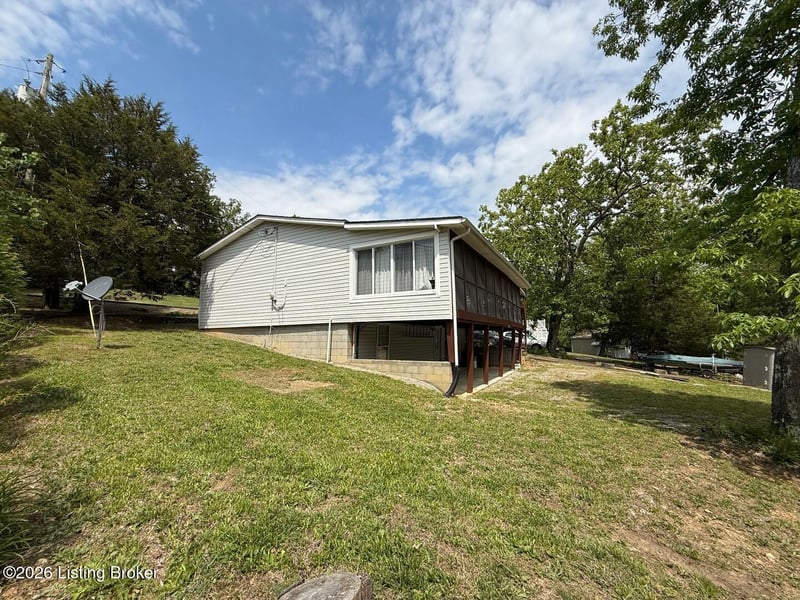 769 Whispering Pine Cir, Clarkson, KY 42726