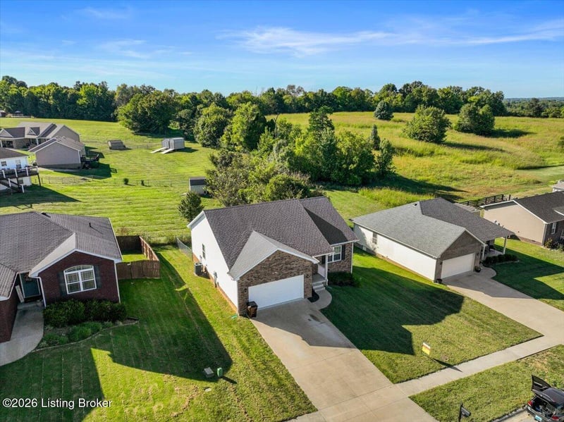 77 Persimmon Dr, Taylorsville, KY 40071