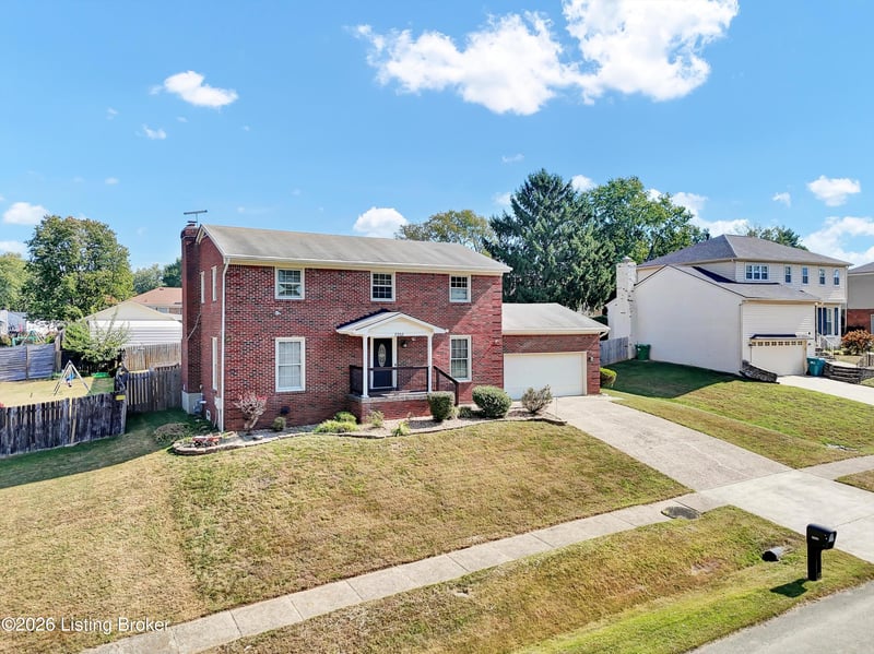 7703 Sunbury Ln, Louisville, KY 40220