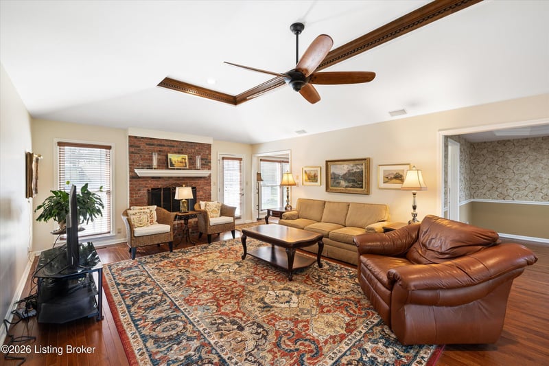 7705 Commonwealth Dr, Crestwood, KY 40014