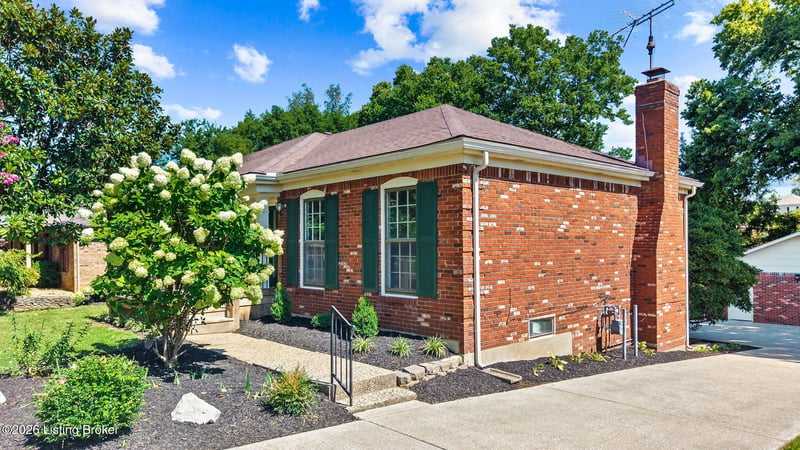 7705 Tempsclair Rd, Louisville, KY 40220