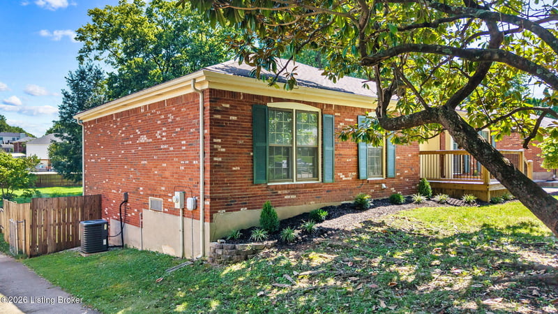 7705 Tempsclair Rd, Louisville, KY 40220