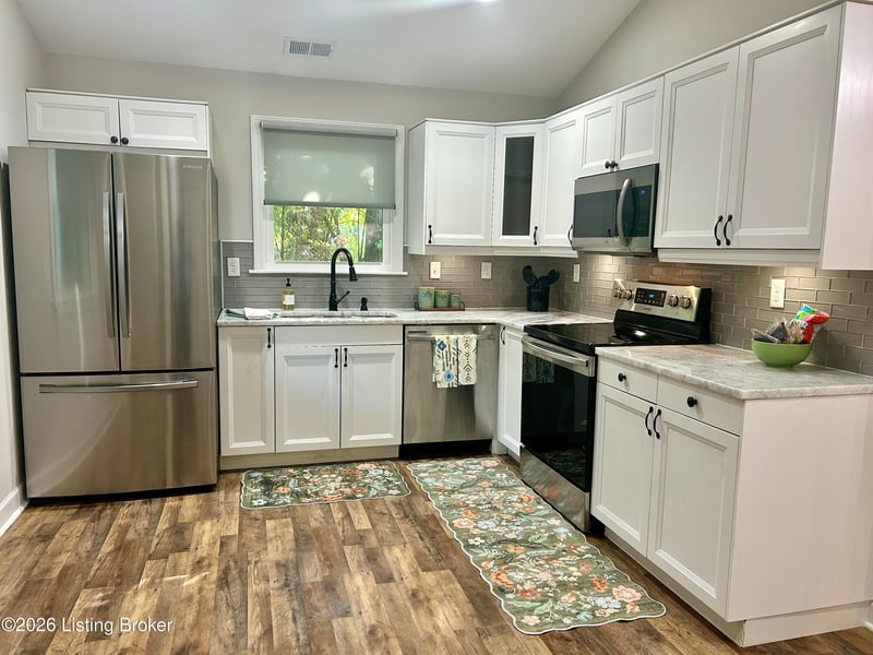 7706 Warwick Ave, Louisville, KY 40222