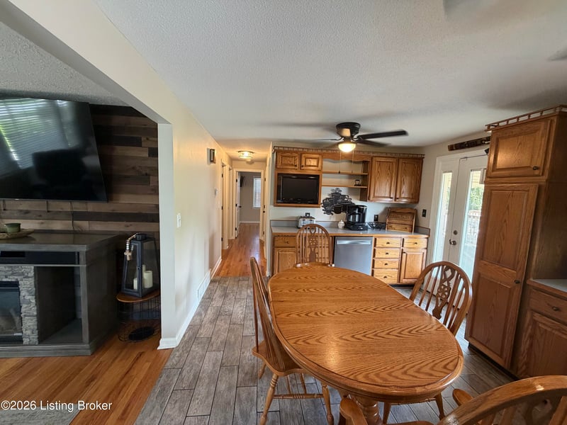 7707 Columbine Dr, Louisville, KY 40258