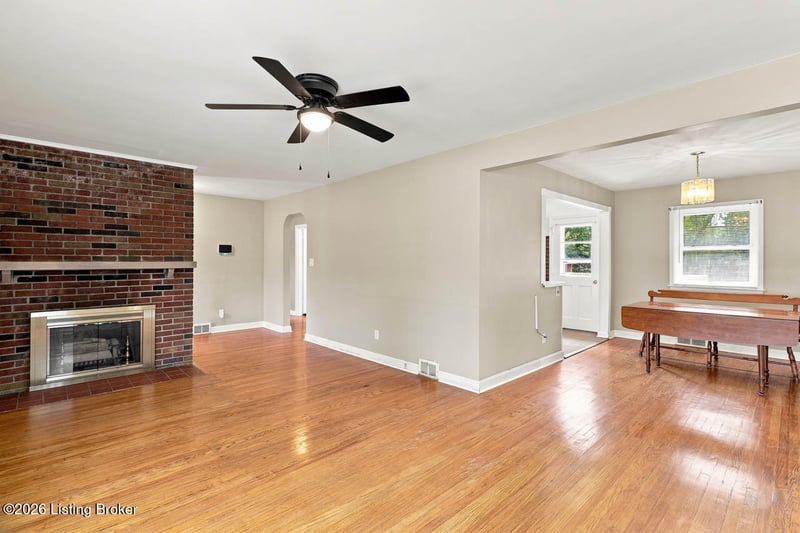 7709 Chet Ln, Louisville, KY 40214